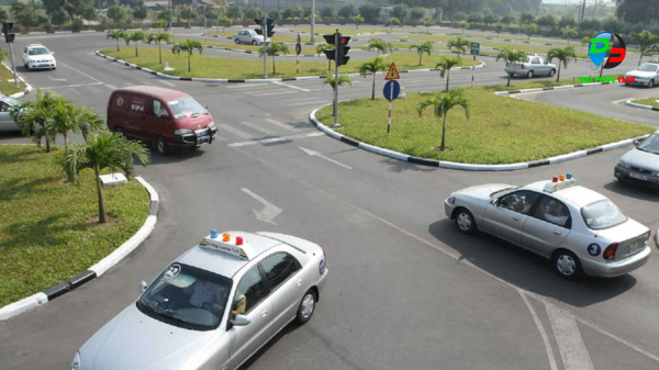 Học bằng B số tự động bao nhiêu tiền?