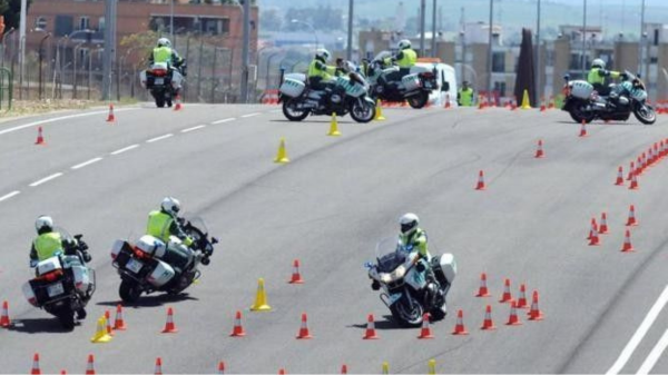 Học bằng lái moto hạng a2 tại Huyện Hóc Môn