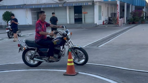 Học bằng lái moto hạng a2  tại Quận Tân Phú