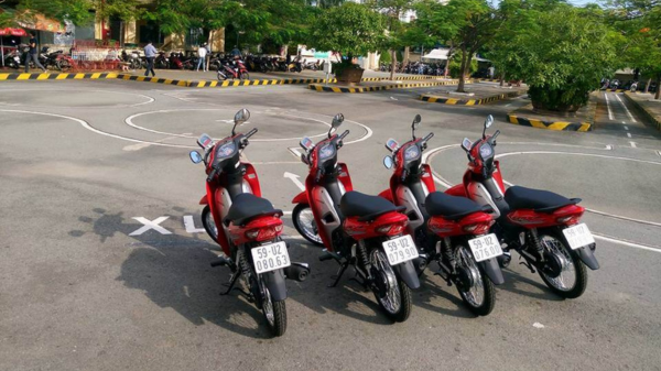 Học bằng lái xe máy a1 bao nhiêu tiền?